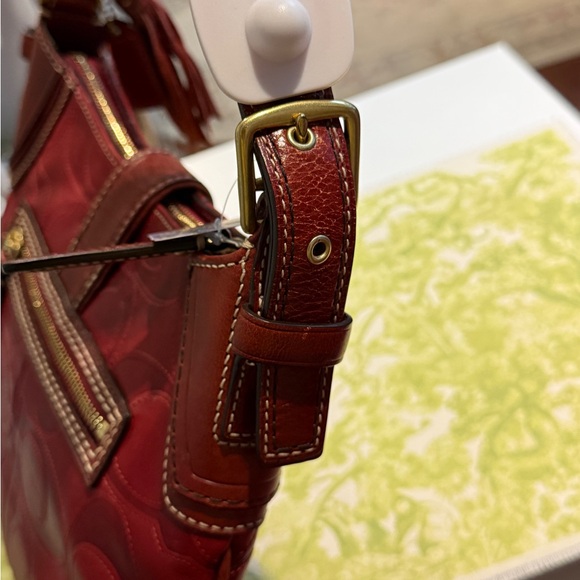 Rare Coach Burgundy Leather Shoulder Bag with Tassel - Picture 6 of 11